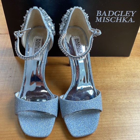 Badgley Mischka Satin Stiletto Heels, Size 6 - Picture 2 of 15